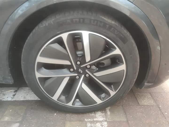 Фото 6 - LiXiang L9