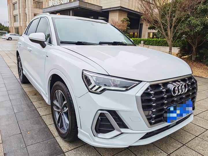 Фото 2 - Audi Q3