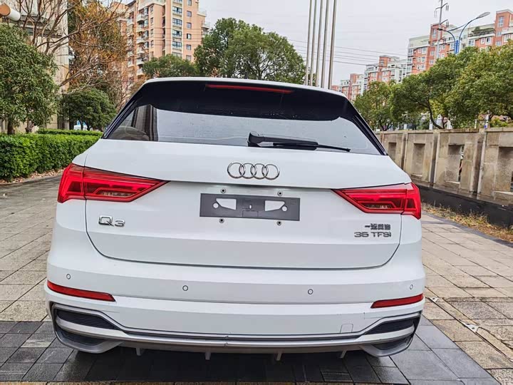 Фото 4 - Audi Q3