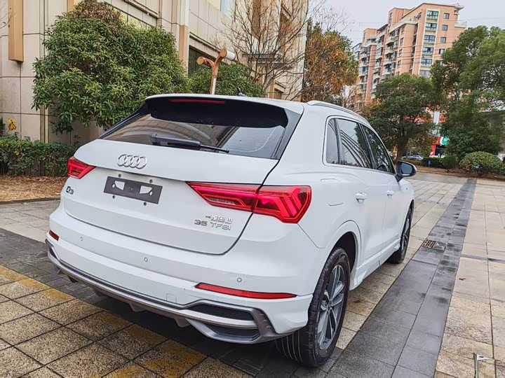 Фото 6 - Audi Q3