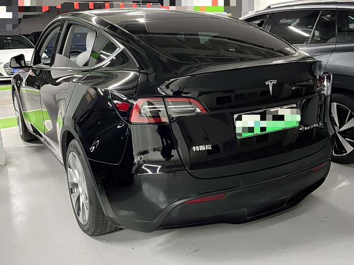 Фото 4 - Tesla Model Y