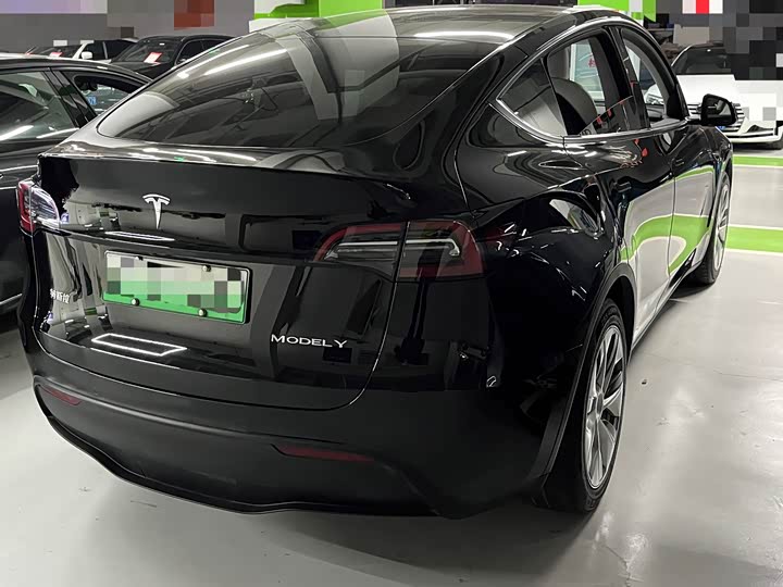 Фото 6 - Tesla Model Y