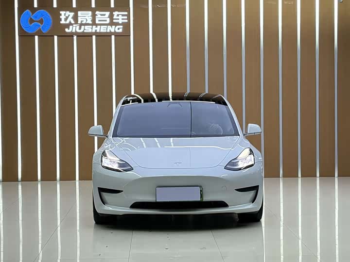 Фото 2 - Tesla Model 3