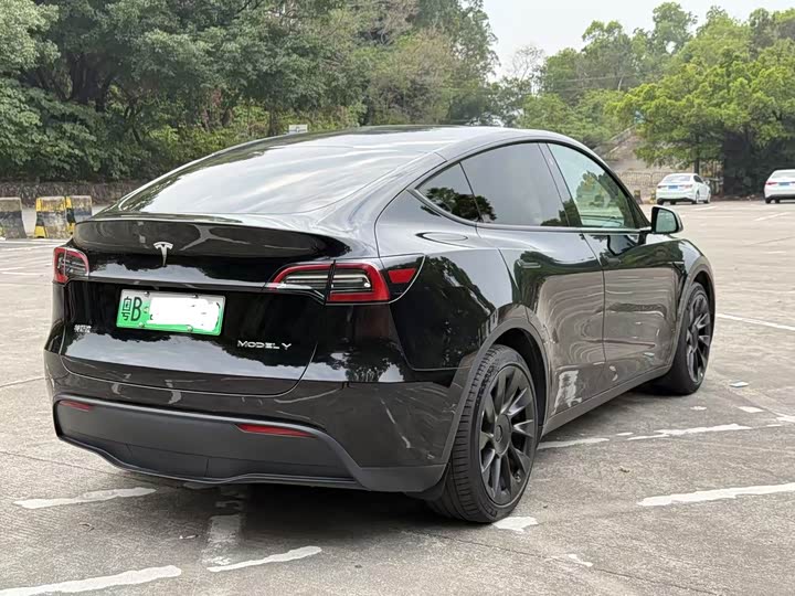 Фото 6 - Tesla Model Y