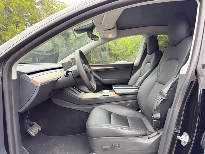 Фото 8 - Tesla Model Y