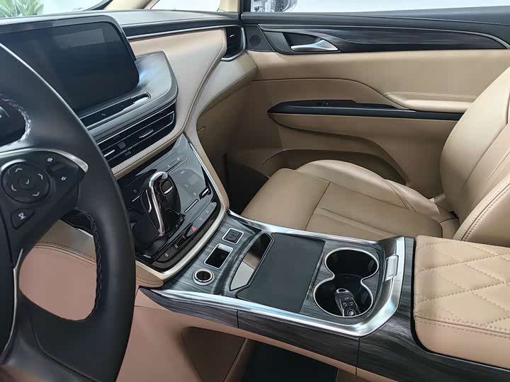 Фото 7 - Buick GL8 ES