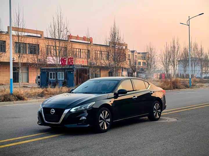 Фото 1 - Nissan Teana