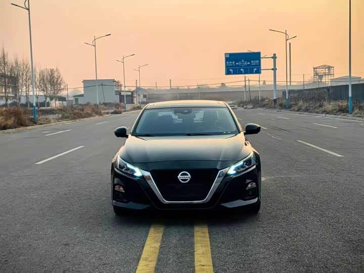 Фото 2 - Nissan Teana