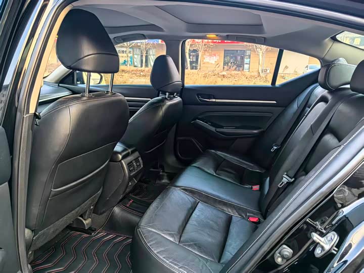 Фото 8 - Nissan Teana