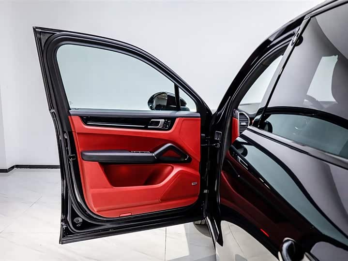 Фото 8 - Porsche Cayenne