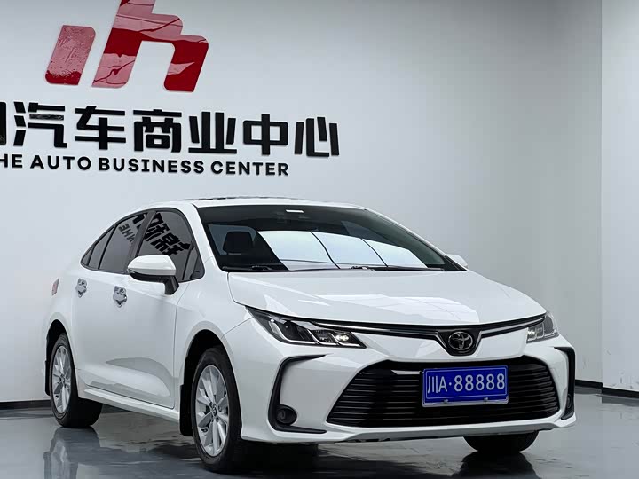 Фото 3 - Toyota Corolla