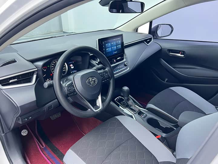 Фото 5 - Toyota Corolla