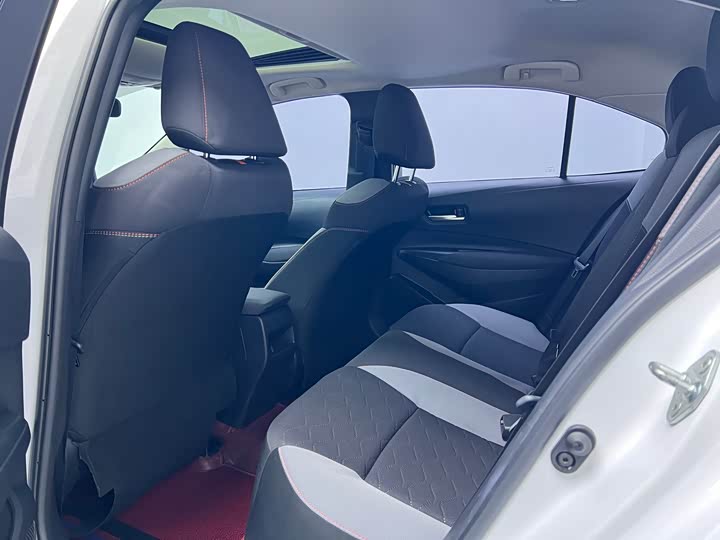 Фото 9 - Toyota Corolla