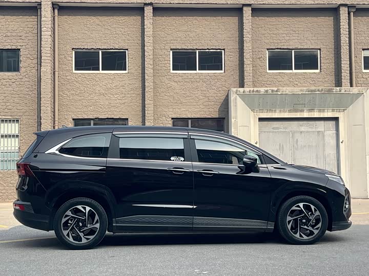 Фото 7 - Hyundai Custo