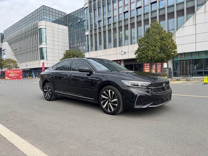 Фото 4 - Volkswagen Passat