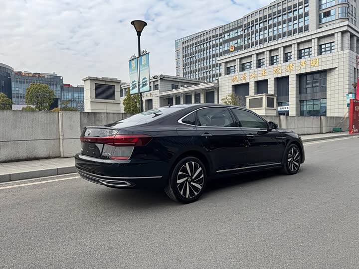 Фото 5 - Volkswagen Passat
