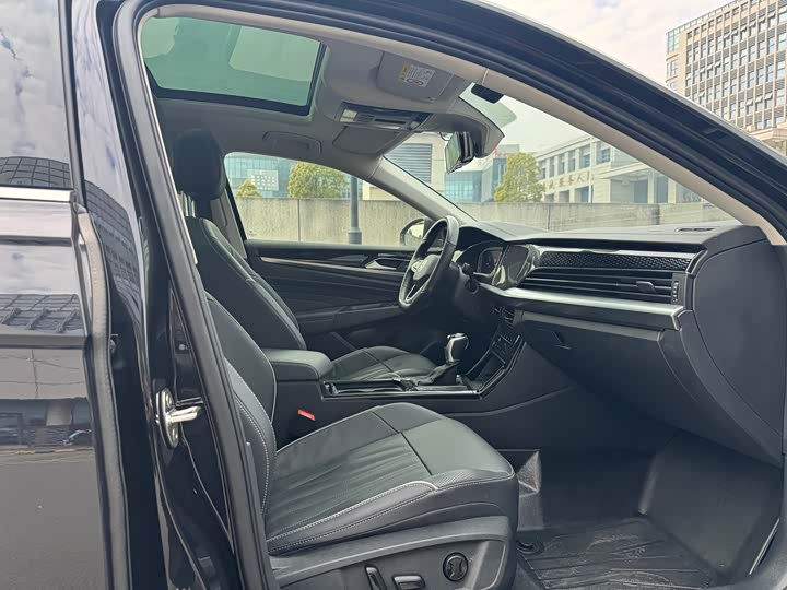 Фото 9 - Volkswagen Passat