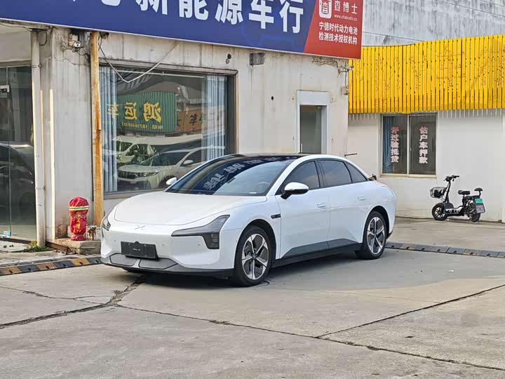 Фото 1 - XPeng Mona M03