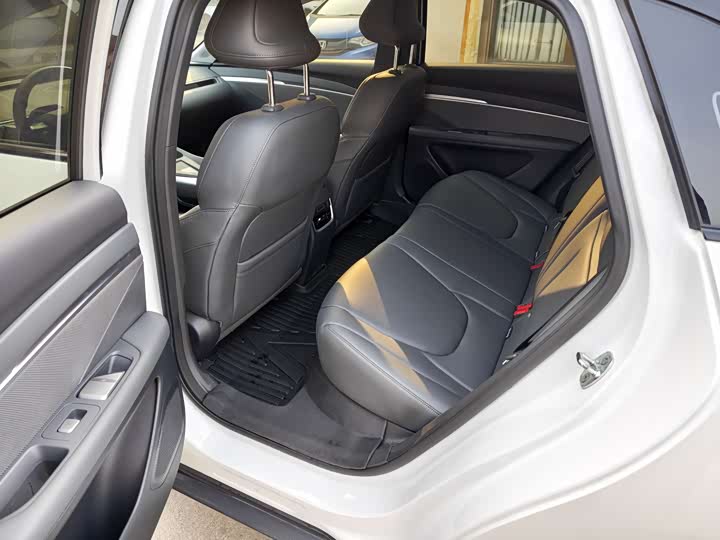 Фото 9 - XPeng Mona M03