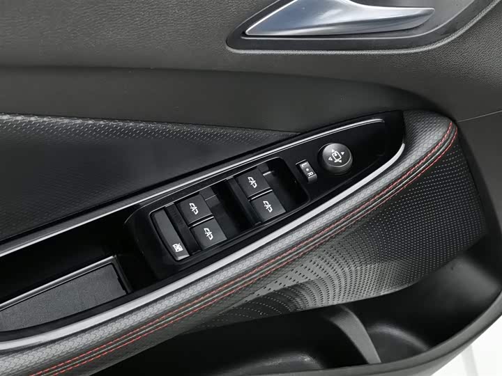 Фото 9 - Buick Verano