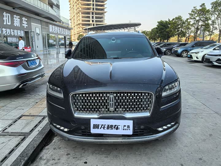 Фото 2 - Lincoln Nautilus