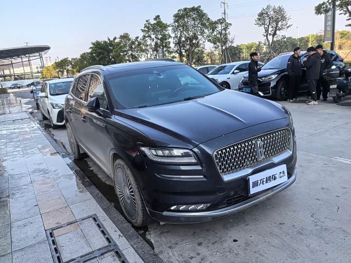 Фото 3 - Lincoln Nautilus