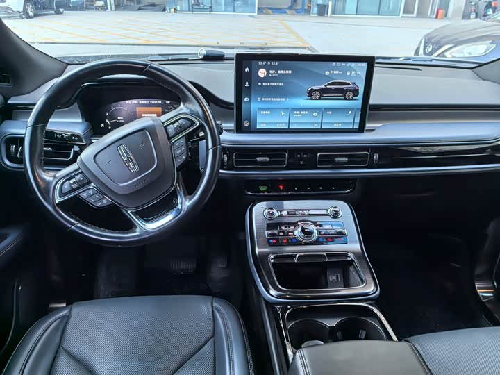 Фото 6 - Lincoln Nautilus