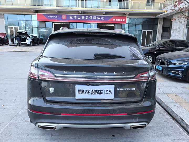 Фото 7 - Lincoln Nautilus
