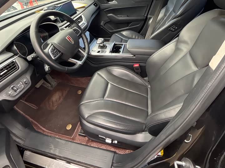 Фото 9 - Hongqi H5