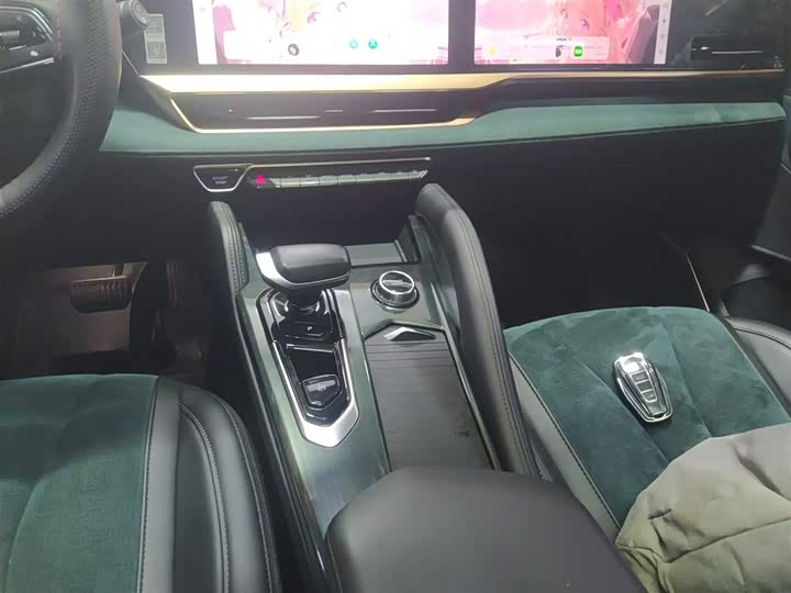 Фото 8 - Geely Monjaro