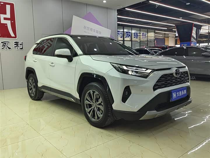 Фото 3 - Toyota RAV4