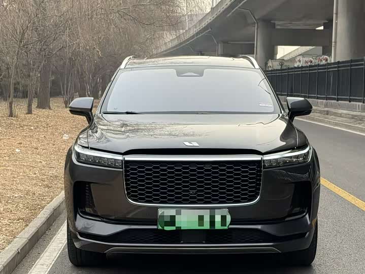 Фото 2 - LiXiang One