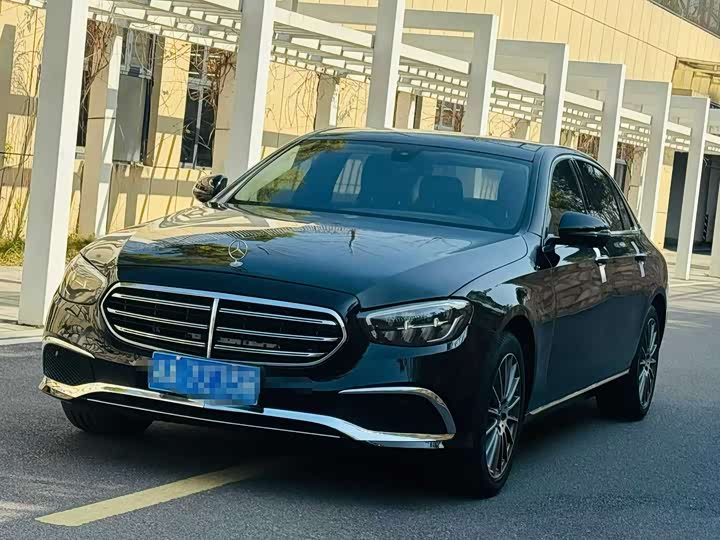 Фото 1 - Mercedes-Benz E-Class