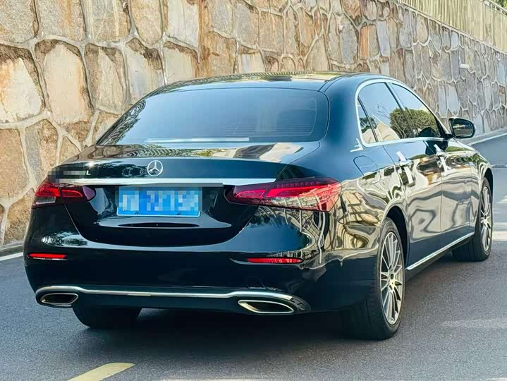 Фото 7 - Mercedes-Benz E-Class