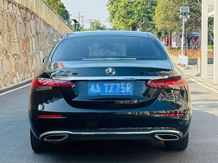 Фото 8 - Mercedes-Benz E-Class