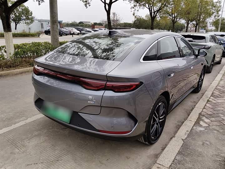 Фото 7 - BYD Qin L