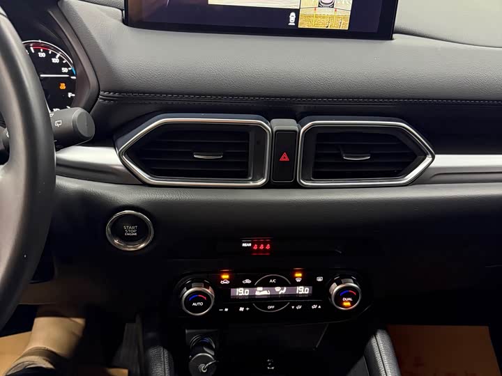 Фото 8 - Mazda CX-5