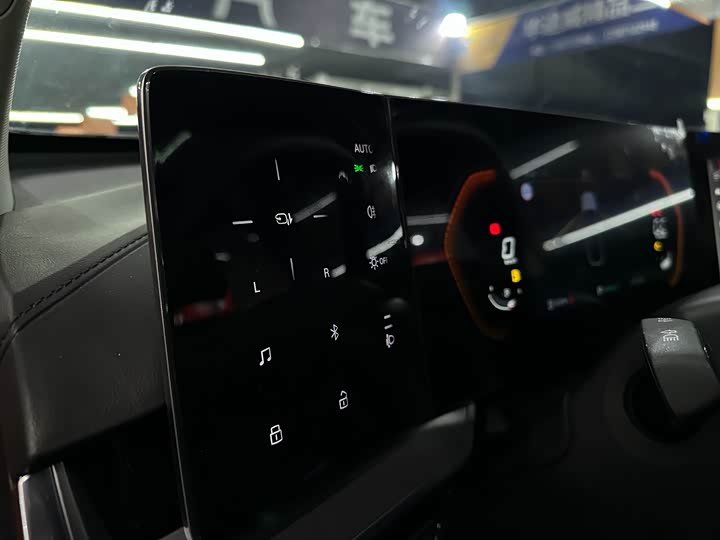 Фото 7 - MG Motor One