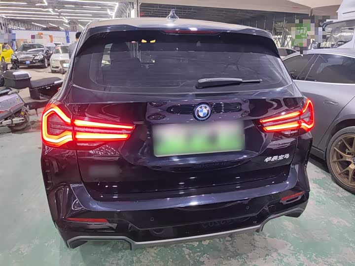 Фото 6 - BMW iX3