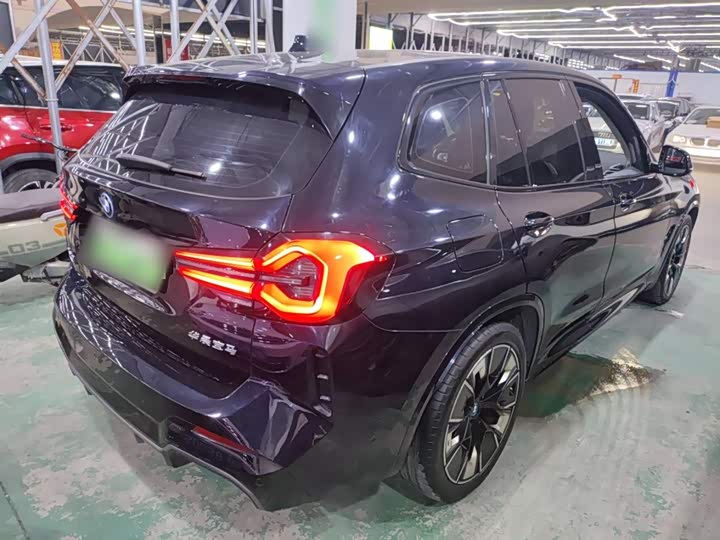 Фото 7 - BMW iX3