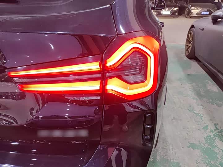 Фото 8 - BMW iX3