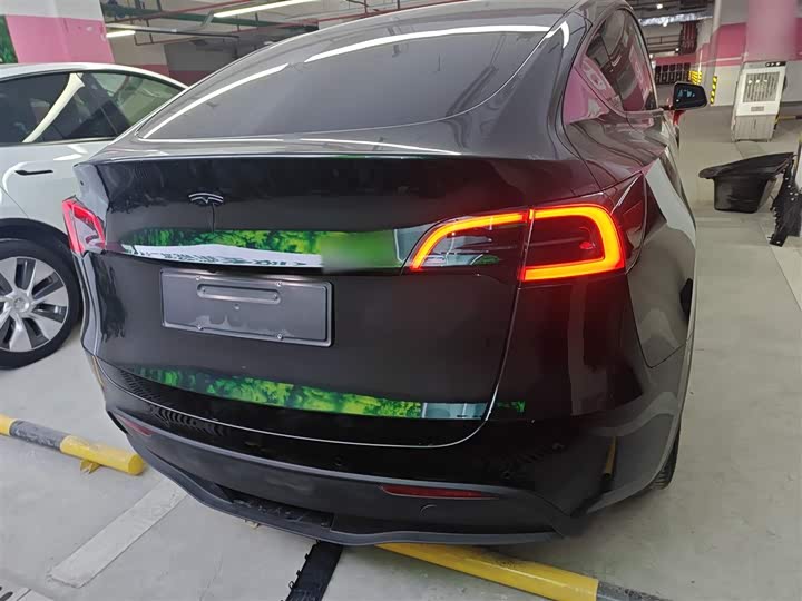 Фото 6 - Tesla Model Y