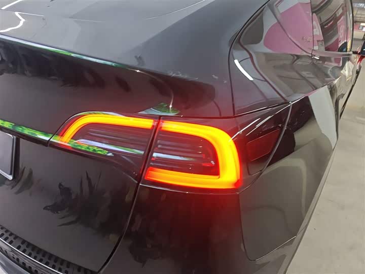 Фото 8 - Tesla Model Y