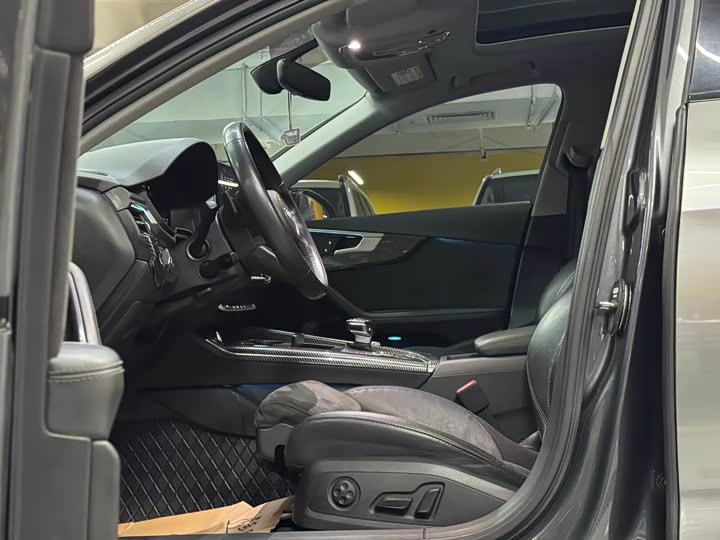 Фото 4 - Audi A4L