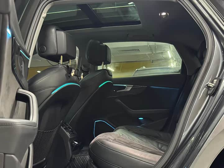 Фото 6 - Audi A4L