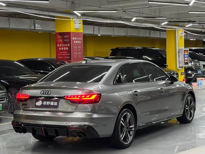 Фото 7 - Audi A4L