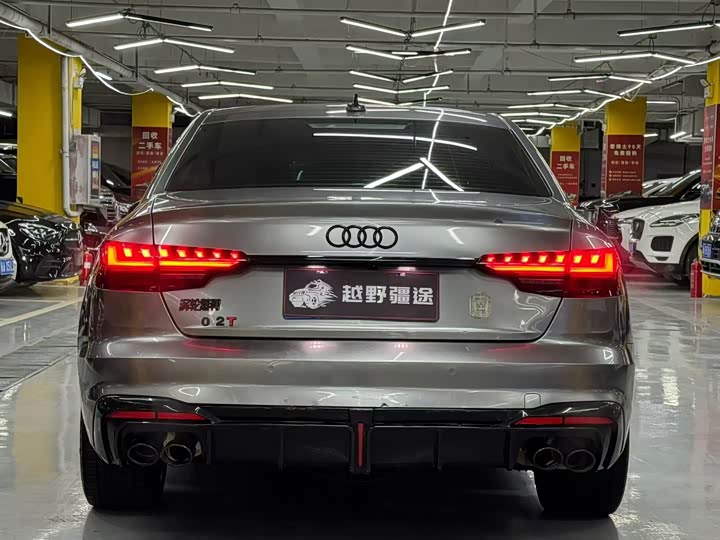 Фото 8 - Audi A4L