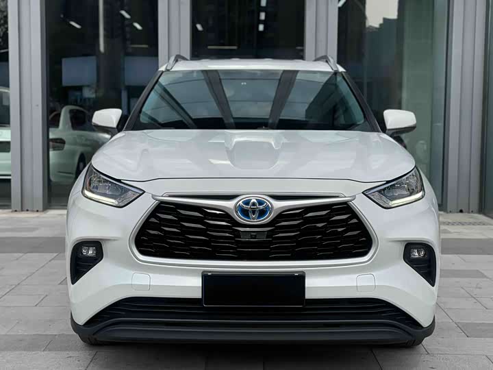 Фото 2 - Toyota Highlander