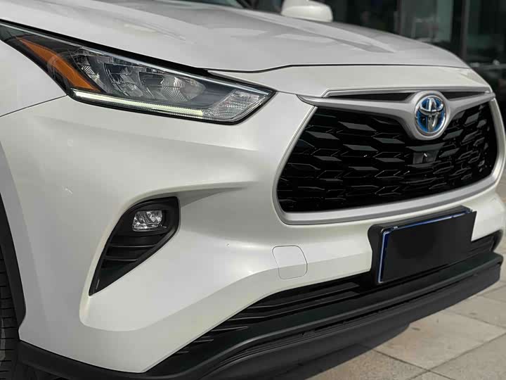 Фото 8 - Toyota Highlander