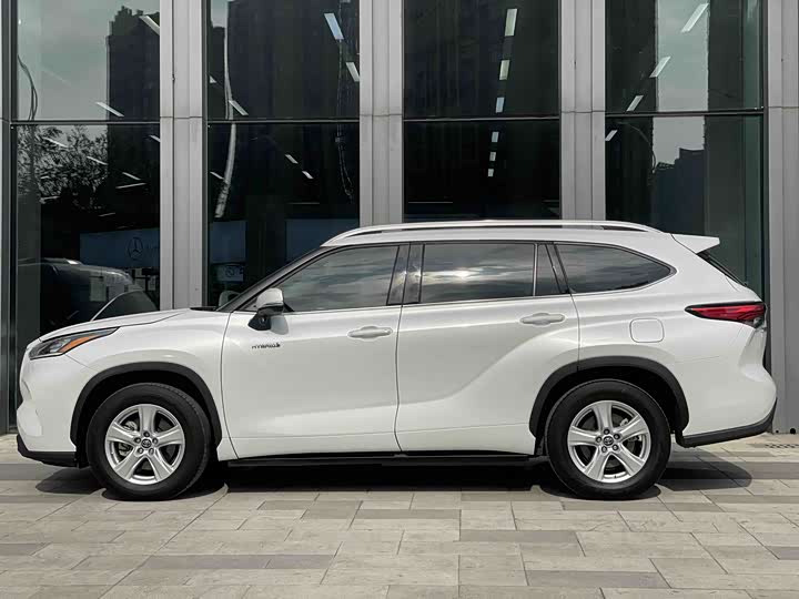 Фото 9 - Toyota Highlander